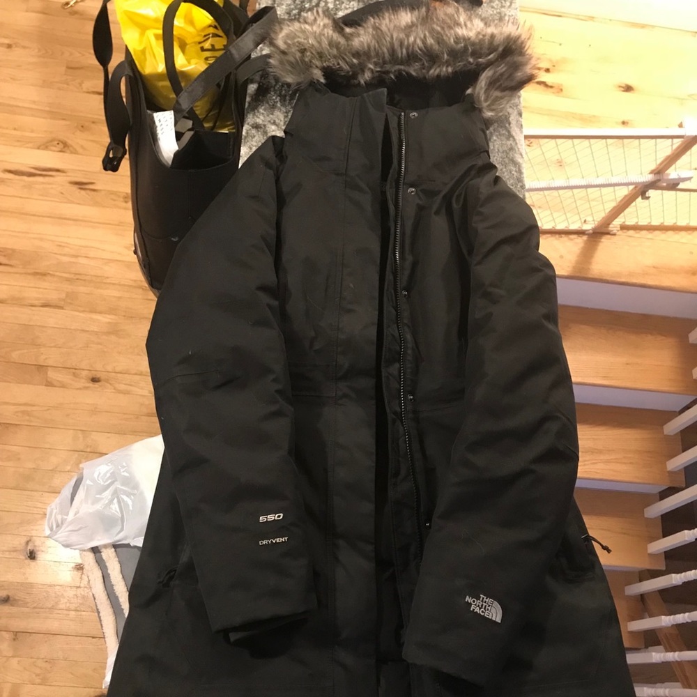 *SOLD*North Face Women’s Arctic Parka size small
